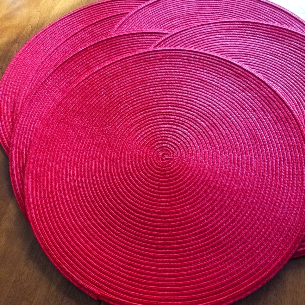 DII Classic Woven Placement Set for Indoor/Outdoor use. 15" Diameter round